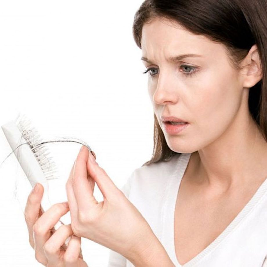Caduta dei capelli: perchè non è sempre preoccupante Caduta dei capelli: perchè non è sempre preoccupante