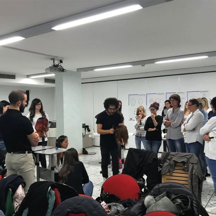 Corso di parrucchiere: 2 giorni di formazione Corso di parrucchiere: 2 giorni di formazione