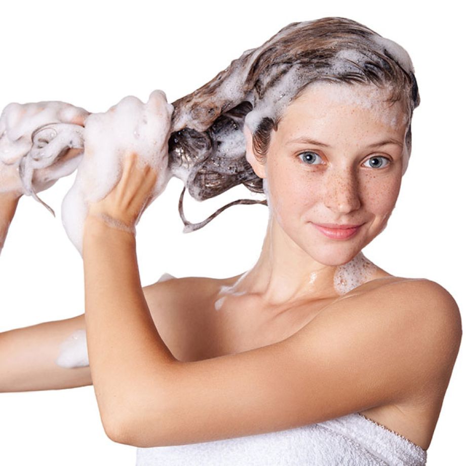 Lavare i capelli senza shampoo: è possibile? Lavare i capelli senza shampoo: è possibile?